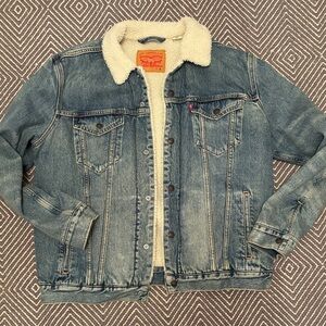 Levi's Blue Denim Jacket with Cream Sherpa lining mens XL